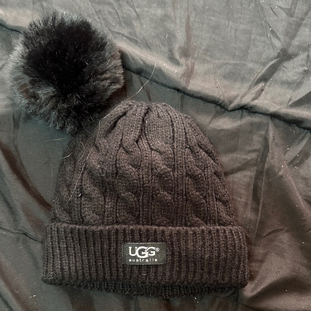 UGG Kids Charcoal Cable Knit Hat with Pom-Pom